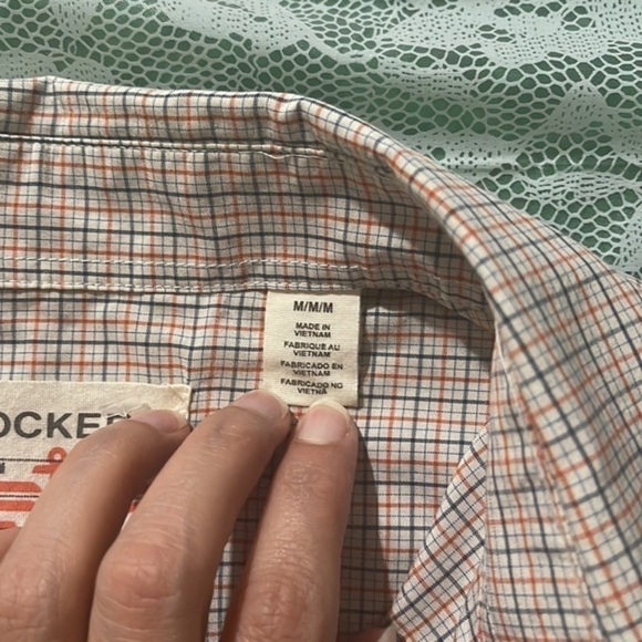 Dockers Men Button Up Short Sleeve Shirt Size Medium - Picture 8 of 8